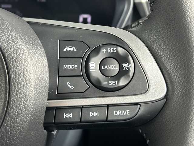 ダイハツ ロッキー プレミアム G HEV 神奈川県 2025(令7)年 0.1千km ブラックマイカメタリック/シャイニングホワイトパール 純正9インチスマホ連携ディスプレイオーディオ/パノラマモニターパック/フロント/サイド/バックカメラ/フルセグ　USB　HDMI　AppleCarPlay　Androidauto　/スマートアシスト/衝突回避支援ブレーキ機能/レーンキープコントロール/コーナーセンサー/衝突警報機能/ブレーキ制御付誤発進抑制機能/車線逸脱抑制制御機能/路側逸脱警報機能/ふらつき警報/先行車発進お知らせ/標識認識機能/アダブティブドライビングビーム/サイドビューランプ/全車速追従機能付アダブティブクルーズコントロール/コーナリングトレースアシスト/車両接近通報装置/合皮ファブリックコンビシート/前席シートヒーター/電動パーキングブレーキ/革巻きステアリング/プッシュスタート/スマートキー/LEDヘッドランプ/LEDイルミネーションランプ/LEDフロントフォグランプ/LEDリアフォグランプ/シーケンシャルターンランプ/純正17インチアルミホイール/純正リアスポイラー/取説　保証書　スペアキー