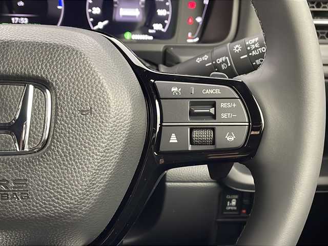 ホンダ ステップワゴン スパーダ eHEV 栃木県 2025(令7)年 0.1千km プラチナホワイトパール 登録済未使用車/純正11.4型ナビ(LXM-247VFLi)/（CD/DVD/Bluetooth/フルセグTV/USB）/バックカメラ/Honda CONNECT for Gathers＋ナビ装着用スペシャルパッケージ/Honda SENSING/●衝突軽減ブレーキ（CMBS）/●先行車発進お知らせ機能/●歩行者事故低減ステアリング/●路外逸脱抑制機能/●標識認識機能/●渋滞追従機能付アダプティブクルーズコントロール（ACC）/●車線維持支援システム（LKAS）/●トラフィックジャムアシスト（渋滞運転支援機能）/●誤発進抑制機能/●後方誤発進抑制機能/●近距離衝突軽減ブレーキ/●急アクセル抑制機能/●パーキングセンサーシステム/●後退出庫サポート/ブラインドスポットインフォメーション/パワーテールゲート(メモリー機能付)/2列目オットマン/運転席＆助手席シートヒーター/トリプルゾーンコントロール・フルオートエアコンディショナー/コンビシート/純正16インチアルミホイール(SPADA専用)/減速セレクター/全列USBチャージャー