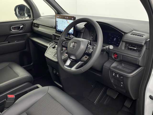 ホンダ ステップワゴン スパーダ eHEV 栃木県 2025(令7)年 0.1千km プラチナホワイトパール 登録済未使用車/純正11.4型ナビ(LXM-247VFLi)/（CD/DVD/Bluetooth/フルセグTV/USB）/バックカメラ/Honda CONNECT for Gathers＋ナビ装着用スペシャルパッケージ/Honda SENSING/●衝突軽減ブレーキ（CMBS）/●先行車発進お知らせ機能/●歩行者事故低減ステアリング/●路外逸脱抑制機能/●標識認識機能/●渋滞追従機能付アダプティブクルーズコントロール（ACC）/●車線維持支援システム（LKAS）/●トラフィックジャムアシスト（渋滞運転支援機能）/●誤発進抑制機能/●後方誤発進抑制機能/●近距離衝突軽減ブレーキ/●急アクセル抑制機能/●パーキングセンサーシステム/●後退出庫サポート/ブラインドスポットインフォメーション/パワーテールゲート(メモリー機能付)/2列目オットマン/運転席＆助手席シートヒーター/トリプルゾーンコントロール・フルオートエアコンディショナー/コンビシート/純正16インチアルミホイール(SPADA専用)/減速セレクター/全列USBチャージャー