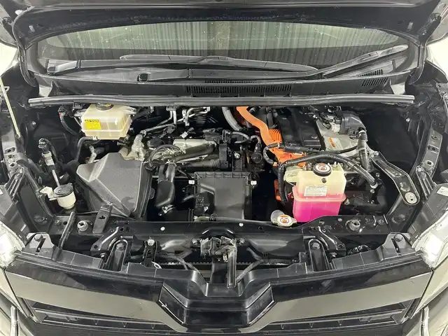 トヨタ ヴォクシー ハイブリッド ZS 煌 佐賀県 2018(平30)年 4.9万km ブラック 純正10.5インチナビ/AM/FM/CD/DVD/SD/Bluetooth/フルセグTV/スマートキー/スペアキー/クルーズコントロール/バックカメラ/ETC/前後ドライブレコーダー/ウォークスルー/純正フロアマット/シートヒーター/両側パワースライドドア/純正16インチAW/横滑り防止装置/先行者発進告知機能/レーンキープアシスト/プリクラッシュセーフティ/オートライト/オートハイビーム/ステアリングリモコン/バイザー/電動格納ミラー