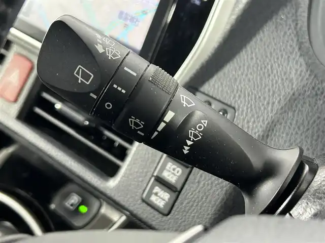 トヨタ ヴォクシー ハイブリッド ZS 煌 佐賀県 2018(平30)年 4.9万km ブラック 純正10.5インチナビ/AM/FM/CD/DVD/SD/Bluetooth/フルセグTV/スマートキー/スペアキー/クルーズコントロール/バックカメラ/ETC/前後ドライブレコーダー/ウォークスルー/純正フロアマット/シートヒーター/両側パワースライドドア/純正16インチAW/横滑り防止装置/先行者発進告知機能/レーンキープアシスト/プリクラッシュセーフティ/オートライト/オートハイビーム/ステアリングリモコン/バイザー/電動格納ミラー