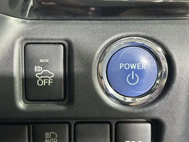 トヨタ ヴォクシー ハイブリッド ZS 煌 佐賀県 2018(平30)年 4.9万km ブラック 純正10.5インチナビ/AM/FM/CD/DVD/SD/Bluetooth/フルセグTV/スマートキー/スペアキー/クルーズコントロール/バックカメラ/ETC/前後ドライブレコーダー/ウォークスルー/純正フロアマット/シートヒーター/両側パワースライドドア/純正16インチAW/横滑り防止装置/先行者発進告知機能/レーンキープアシスト/プリクラッシュセーフティ/オートライト/オートハイビーム/ステアリングリモコン/バイザー/電動格納ミラー