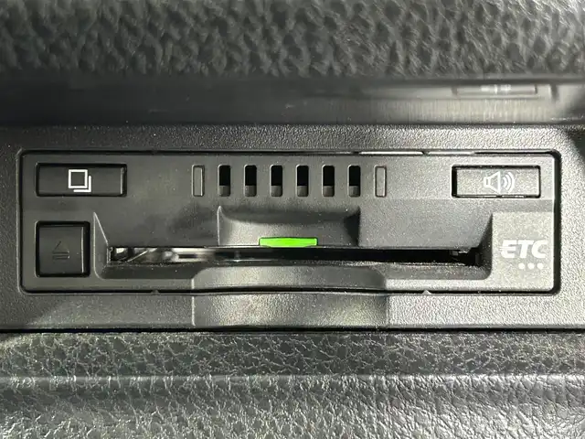 トヨタ ヴォクシー ハイブリッド ZS 煌 佐賀県 2018(平30)年 4.9万km ブラック 純正10.5インチナビ/AM/FM/CD/DVD/SD/Bluetooth/フルセグTV/スマートキー/スペアキー/クルーズコントロール/バックカメラ/ETC/前後ドライブレコーダー/ウォークスルー/純正フロアマット/シートヒーター/両側パワースライドドア/純正16インチAW/横滑り防止装置/先行者発進告知機能/レーンキープアシスト/プリクラッシュセーフティ/オートライト/オートハイビーム/ステアリングリモコン/バイザー/電動格納ミラー