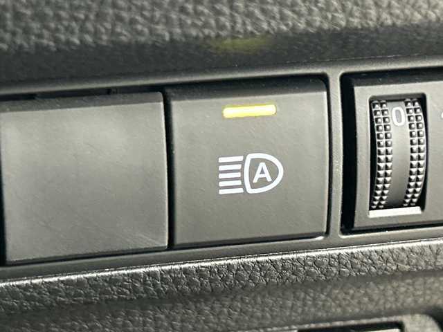 トヨタ カローラ クロス ハイブリッド Z 三重県 2021(令3)年 4.5万km アティチュードブラックマイカ /禁煙車//純正9インチディスプレイオーディオ//バックカメラ//トヨタセーフティセンス//衝突軽減ブレーキ//レーントレーシングアシスト//レーダークルーズコントロール//ブラインドスポットモニター//RCTA//PKSB//RSA//オートハイビーム//前後クリアランスソナー//ルーフレール//パワーバックドア//LED//フォグ//オートライト//純正ビルトインETC//ハーフレザーシート//DN席シートヒーター