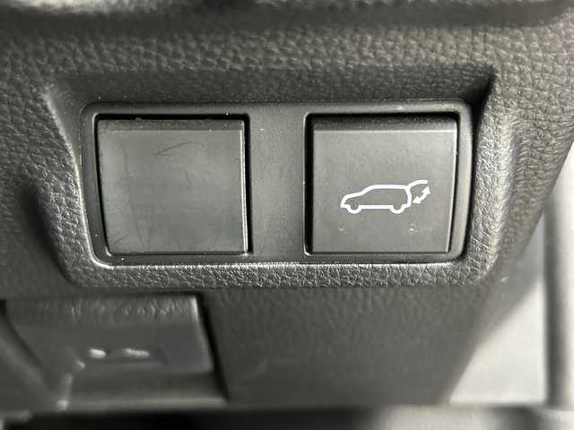 トヨタ カローラ クロス ハイブリッド Z 三重県 2021(令3)年 4.5万km アティチュードブラックマイカ /禁煙車//純正9インチディスプレイオーディオ//バックカメラ//トヨタセーフティセンス//衝突軽減ブレーキ//レーントレーシングアシスト//レーダークルーズコントロール//ブラインドスポットモニター//RCTA//PKSB//RSA//オートハイビーム//前後クリアランスソナー//ルーフレール//パワーバックドア//LED//フォグ//オートライト//純正ビルトインETC//ハーフレザーシート//DN席シートヒーター