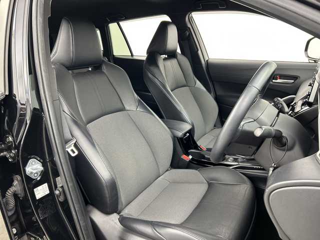 トヨタ カローラ クロス ハイブリッド Z 三重県 2021(令3)年 4.5万km アティチュードブラックマイカ /禁煙車//純正9インチディスプレイオーディオ//バックカメラ//トヨタセーフティセンス//衝突軽減ブレーキ//レーントレーシングアシスト//レーダークルーズコントロール//ブラインドスポットモニター//RCTA//PKSB//RSA//オートハイビーム//前後クリアランスソナー//ルーフレール//パワーバックドア//LED//フォグ//オートライト//純正ビルトインETC//ハーフレザーシート//DN席シートヒーター