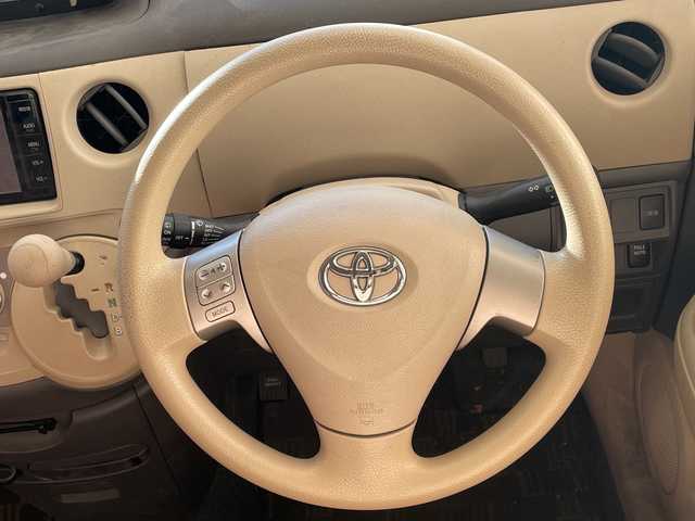 トヨタ シエンタ X Lパッケージ 埼玉県 2015(平27)年 5.7万km ホワイトパールクリスタルシャイン 純正ナビ/　　CD/BT/フルセグ/バックカメラ/左パワーバックドア/ETC