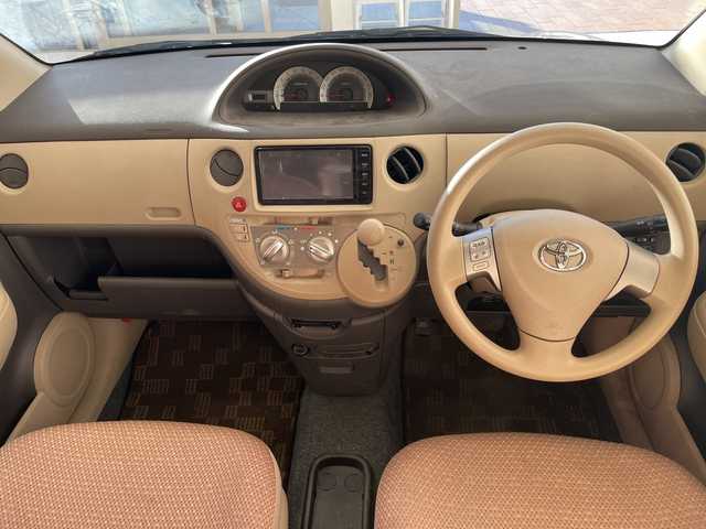 トヨタ シエンタ X Lパッケージ 埼玉県 2015(平27)年 5.7万km ホワイトパールクリスタルシャイン 純正ナビ/　　CD/BT/フルセグ/バックカメラ/左パワーバックドア/ETC