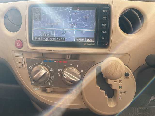 トヨタ シエンタ X Lパッケージ 埼玉県 2015(平27)年 5.7万km ホワイトパールクリスタルシャイン 純正ナビ/　　CD/BT/フルセグ/バックカメラ/左パワーバックドア/ETC