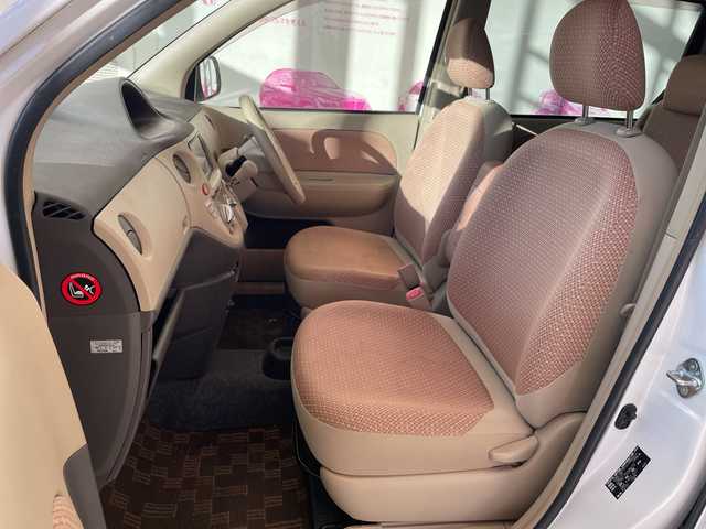 トヨタ シエンタ X Lパッケージ 埼玉県 2015(平27)年 5.7万km ホワイトパールクリスタルシャイン 純正ナビ/　　CD/BT/フルセグ/バックカメラ/左パワーバックドア/ETC