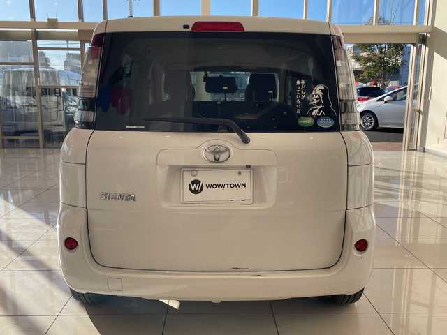 トヨタ シエンタ X Lパッケージ 埼玉県 2015(平27)年 5.7万km ホワイトパールクリスタルシャイン 純正ナビ/　　CD/BT/フルセグ/バックカメラ/左パワーバックドア/ETC