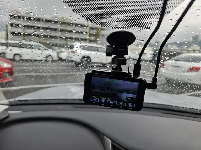 日産 スカイライン 200GT－t タイプSP 鹿児島県 2015(平27)年 9.2万km ブリリアントシルバー 純正8型ナビ/フルセグTV/アラウンドビューモニター/ビルトインETC/ドライブレコーダー/レーダークルーズコントロール/フロント/バックソナー/エマージェンシーブレーキ/後側方衝突防止支援システム/車線逸脱防止支援システム/後方車両検知警報/ターボ/LEDヘッドランプ/革巻きステアリング/パドルシフト/ブラック革シート/前席パワーシート/シートヒーター/運転席ポジションメモリー/社外19インチアルミホイール/スマートキー/プッシュエンジンスターター/禁煙車