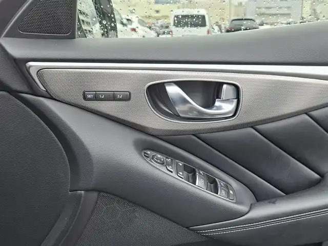 日産 スカイライン 200GT－t タイプSP 鹿児島県 2015(平27)年 9.2万km ブリリアントシルバー 純正8型ナビ/フルセグTV/アラウンドビューモニター/ビルトインETC/ドライブレコーダー/レーダークルーズコントロール/フロント/バックソナー/エマージェンシーブレーキ/後側方衝突防止支援システム/車線逸脱防止支援システム/後方車両検知警報/ターボ/LEDヘッドランプ/革巻きステアリング/パドルシフト/ブラック革シート/前席パワーシート/シートヒーター/運転席ポジションメモリー/社外19インチアルミホイール/スマートキー/プッシュエンジンスターター/禁煙車