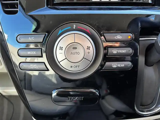 マツダ ビアンテ 20S 福岡県 2011(平23)年 7万km ブリリアントブラック 両側パワスラ/アイドリングストップ/社外ETC/社外AW/キセノンヘッドライト/純正フロアマット/SDナビ/・BT/・バックカメラ/・フルセグTV/ALPINEフリップダウンモニター/スペアキー