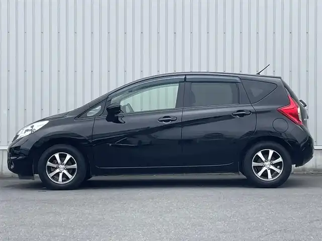 日産 ノート X DIG－S 神奈川県 2015(平27)年 3.7万km スーパーブラック 純正ナビ　/フルセグテレビ　/プッシュスタート　/スマートキー　/オートエアコン/ＥＴＣ　/バックカメラ　/社外アルミホイール　/アイドリングストップ　/純正フロアマット　/オートヘッドライト　/ハロゲンヘッドライト/フォグランプ/衝突軽減ブレーキ/ビークルダイナミクスコントロール/車線逸脱警報