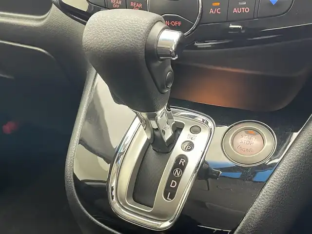 日産 セレナ HWS S HV Vセレ +Sefty 愛知県 2015(平27)年 5.2万km インペリアルアンバーP 純正ナビ　フルセグＴＶ　Ｂｌｕｅｔｏｏｔｈ　バックカメラ　ＥＴＣ　両側パワースライドドア　エマージェンシーブレーキ　衝突軽減　車線逸脱　ＬＥＤオートライト　フォグランプ　クルーズコントロール　禁煙車