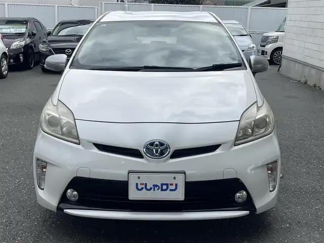 トヨタ プリウス S　マイコーデ 愛知県 2013(平25)年 7.2万km ホワイトパールクリスタルシャイン (株)IDOMが運営する【じしゃロン豊川店】の自社ローン専用車両になります。こちらは現金またはオートローンご利用時の価格です。自社ローンご希望の方は別途その旨お申付け下さい/ 純正SDナビ(CD/FM/AM/Bluetooth/ワンセグTV)/ バックカメラ/ ETC/ オートライト/ 純正革調シートカバー(Sマイコーデ)/ ウインカーミラー/ ドアバイザー/ フロアマット