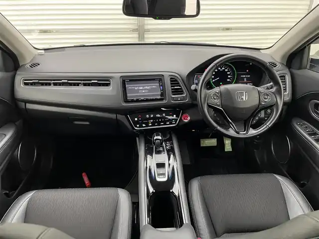 ホンダ ヴェゼル ハイブリッド Z ホンダセンシング 茨城県 2019(令1)年 8.3万km プラチナホワイトパール 純正ナビ/バックカメラ/フルセグ/衝突被害軽減ブレーキ/車線逸脱抑制装置/レーダークルーズコントロール/ETC/ドラレコ/シートヒーター/純正17インチAW/LEDヘッドライト/スマートキー