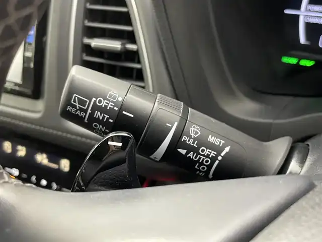 ホンダ ヴェゼル ハイブリッド Z ホンダセンシング 茨城県 2019(令1)年 8.3万km プラチナホワイトパール 純正ナビ/バックカメラ/フルセグ/衝突被害軽減ブレーキ/車線逸脱抑制装置/レーダークルーズコントロール/ETC/ドラレコ/シートヒーター/純正17インチAW/LEDヘッドライト/スマートキー