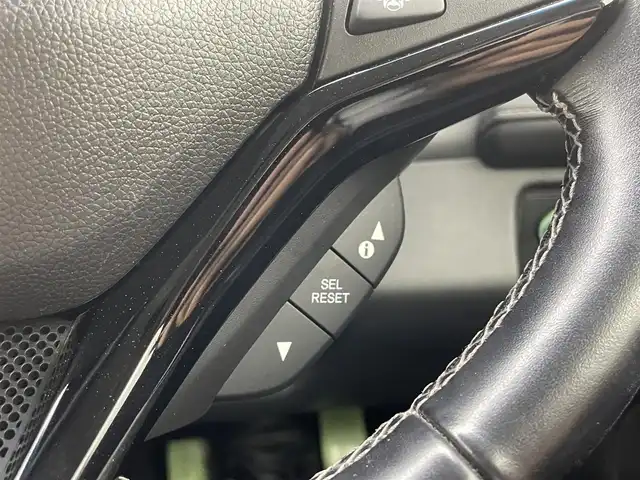 ホンダ ヴェゼル ハイブリッド Z ホンダセンシング 茨城県 2019(令1)年 8.3万km プラチナホワイトパール 純正ナビ/バックカメラ/フルセグ/衝突被害軽減ブレーキ/車線逸脱抑制装置/レーダークルーズコントロール/ETC/ドラレコ/シートヒーター/純正17インチAW/LEDヘッドライト/スマートキー