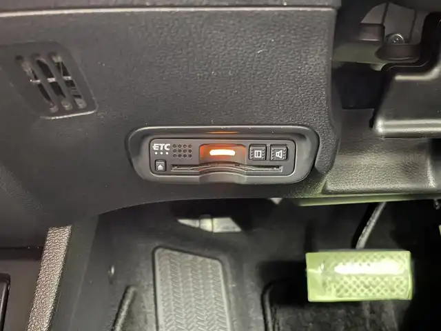 ホンダ ヴェゼル ハイブリッド Z ホンダセンシング 茨城県 2019(令1)年 8.3万km プラチナホワイトパール 純正ナビ/バックカメラ/フルセグ/衝突被害軽減ブレーキ/車線逸脱抑制装置/レーダークルーズコントロール/ETC/ドラレコ/シートヒーター/純正17インチAW/LEDヘッドライト/スマートキー