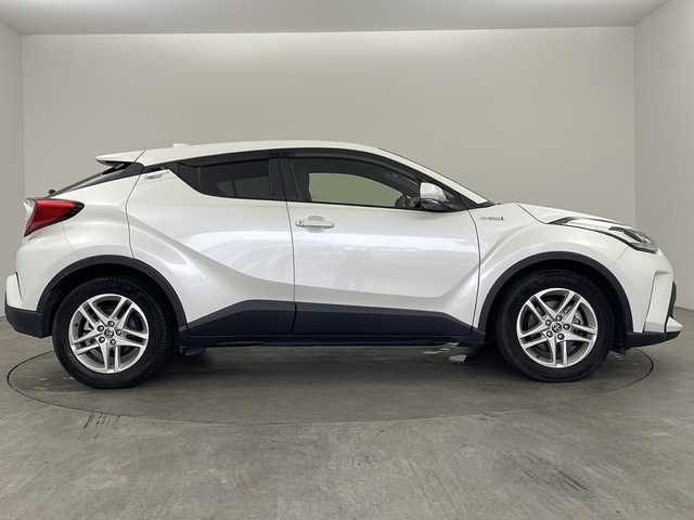 トヨタ Ｃ－ＨＲ S 兵庫県 2020(令2)年 5.8万km ホワイトパールクリスタルシャイン ・トヨタセーフティーセンス/・衝突軽減ブレーキ/・レーンキープアシスト/・レーダークルーズコントロール/・オートマチックハイビーム/・前後コーナーセンサー/・パノラマミックビューモニター/・純正ナビ＆TV＆BT＆DVD＆CD/・スマートキー/・スペアキー/・プッシュスタート/・LEDヘッドライト/・フォグランプ/・オートライト/・フロアマット/・電動パーキング/・オートブレーキホールド/・純正17インチアルミホイール/・横滑り防止装置