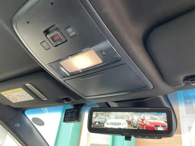 トヨタ クラウン ハイブリッド G 宮崎県 2019(平31)年 5.5万km プレシャスガレナ 純正ナビ/Bluetooth　CD　DVD/全方位カメラ/・トヨタセーフティセンス/・衝突軽減システム/・衝突軽減ブレーキ/・車線逸脱抑制機能/・車線逸脱警報/・クリアランスソナー/・標識認識機能/・速度認識機能/・ふらつき警報/・発進お知らせ機能/ブラインドスポットモニター/ナノイーエアコン/電子パーキングブレーキ/オートブレーキホールド/シートヒーター/シートメモリー付きパワーシート/リアクロストラフィックアラート/パドルシフト/エンジンプッシュボタン/ETC2.0/スマートキー