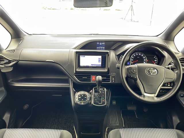 トヨタ ヴォクシー ZS 煌Ⅱ 宮城県 2016(平28)年 6.9万km ブラック 両側パワースライドドア/トヨタセーフティーセンス/大型フリップダウンモニター/メモリナビ/(iPod/USB/SD/CD/DVD/FM/AM/)/フルセグTV/Bluetooth/バックカメラ/ETC/プッシュスタート/スマートキー/オートライト/オートマチックハイビーム/LEDヘッドライト/フォグランプ/ドアバイザー/純正フロアマット/社外16インチアルミホイール