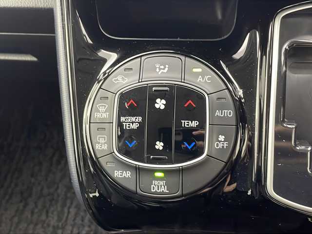 トヨタ ヴォクシー ZS 煌Ⅱ 宮城県 2016(平28)年 6.9万km ブラック 両側パワースライドドア/トヨタセーフティーセンス/大型フリップダウンモニター/メモリナビ/(iPod/USB/SD/CD/DVD/FM/AM/)/フルセグTV/Bluetooth/バックカメラ/ETC/プッシュスタート/スマートキー/オートライト/オートマチックハイビーム/LEDヘッドライト/フォグランプ/ドアバイザー/純正フロアマット/社外16インチアルミホイール