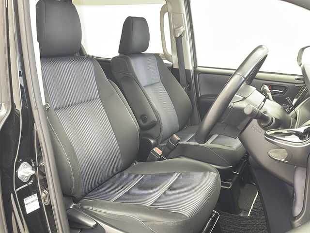 トヨタ ヴォクシー ZS 煌Ⅱ 宮城県 2016(平28)年 6.9万km ブラック 両側パワースライドドア/トヨタセーフティーセンス/大型フリップダウンモニター/メモリナビ/(iPod/USB/SD/CD/DVD/FM/AM/)/フルセグTV/Bluetooth/バックカメラ/ETC/プッシュスタート/スマートキー/オートライト/オートマチックハイビーム/LEDヘッドライト/フォグランプ/ドアバイザー/純正フロアマット/社外16インチアルミホイール
