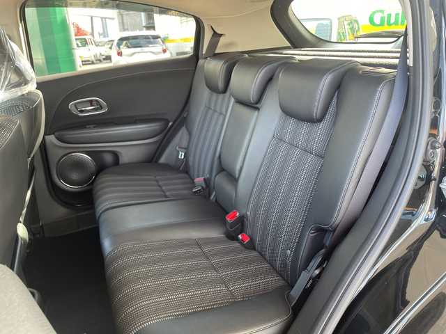 ホンダ ヴェゼル ハイブリッド Z 福島県 2014(平26)年 6.9万km クリスタルブラックパール 純正インターナビ/・フルセグTV（走行中視聴不可）/・iPod/・HDMI/・DISC（CD＆DVD）/・AM＆FM/バックカメラ/あんしんパッケージ/ビルトインETC/LEDライト/フォグランプ/ハーフレザーシート/シートヒーター（D＋N席）/パドルシフト