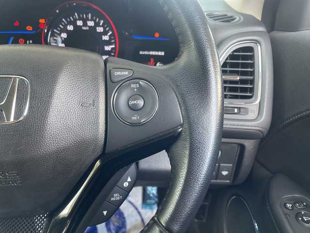 ホンダ ヴェゼル ハイブリッド Z 福島県 2014(平26)年 6.9万km クリスタルブラックパール 純正インターナビ/・フルセグTV（走行中視聴不可）/・iPod/・HDMI/・DISC（CD＆DVD）/・AM＆FM/バックカメラ/あんしんパッケージ/ビルトインETC/LEDライト/フォグランプ/ハーフレザーシート/シートヒーター（D＋N席）/パドルシフト