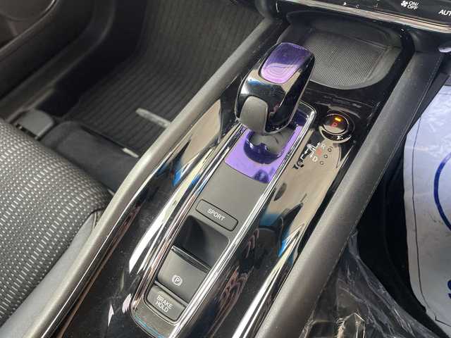 ホンダ ヴェゼル ハイブリッド Z 福島県 2014(平26)年 6.9万km クリスタルブラックパール 純正インターナビ/・フルセグTV（走行中視聴不可）/・iPod/・HDMI/・DISC（CD＆DVD）/・AM＆FM/バックカメラ/あんしんパッケージ/ビルトインETC/LEDライト/フォグランプ/ハーフレザーシート/シートヒーター（D＋N席）/パドルシフト