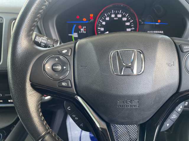 ホンダ ヴェゼル ハイブリッド Z 福島県 2014(平26)年 6.9万km クリスタルブラックパール 純正インターナビ/・フルセグTV（走行中視聴不可）/・iPod/・HDMI/・DISC（CD＆DVD）/・AM＆FM/バックカメラ/あんしんパッケージ/ビルトインETC/LEDライト/フォグランプ/ハーフレザーシート/シートヒーター（D＋N席）/パドルシフト