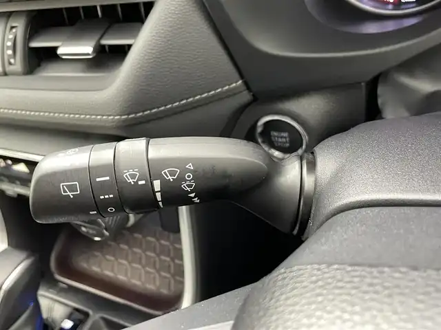 トヨタ ＲＡＶ４ G Zパッケージ 熊本県 2019(令1)年 4.5万km アティチュードブラックマイカ 社外ナビAVN-D10W（ＣＤ・ＤＶＤ・フルセグ・ＢＴ・ＳＤ）/社外前方ドライブレコーダー/バックカメラ　/レーダークルーズコントロール/ビルトインＥＴＣ　/運転席メモリー付きパワーシート　/前席シートヒーター　/ステアリングヒーター　/パワーバックドア　/トヨタセーフティーセンス/・プリクラッシュセーフティ/・パーキングサポート/・レーンキープアシスト/・駐車時支援パーキングサポートシステム/・ロードサインアシスト/・レーダークルーズコントロール/.オートハイビーム/・ブラインドスポットモニター/ダウンヒルアシスト/前後クリアランスソナー/純正フロアマット/純正19インチAW/オートライト/LEDヘッドライト/フォグライト/スマートキー/プッシュスタート/保証書/取扱説明書