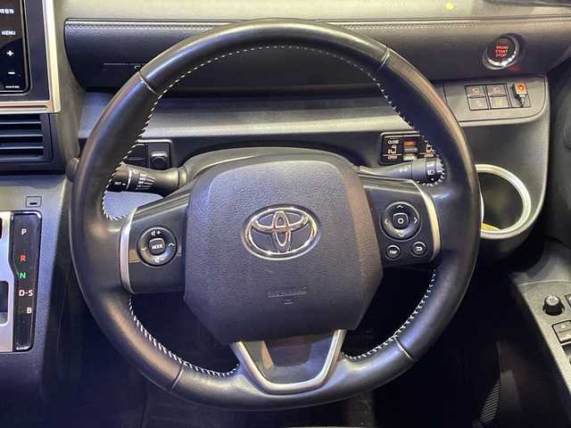 トヨタ シエンタ G グランパー 大阪府 2020(令2)年 2.1万km センシュアルレッドマイカ トヨタセーフティーセンス /メモリナビ/　　CD/DVD/BT/フルセグ/全方位モニター /両側パワースライドドア /LEDオートライト /ステアリングスイッチ /ETC