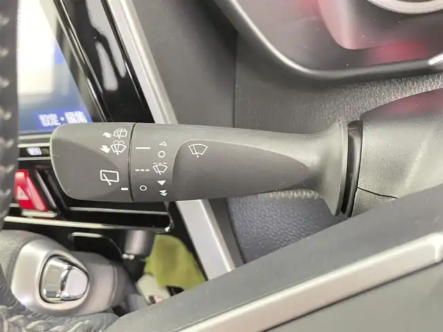トヨタ ルーミー カスタムG 千葉県 2021(令3)年 2.7万km パールホワイトⅢ 禁煙車/スマートアシスト/・先行車発進/・衝突軽減/・車線逸脱警報　レーンキープアシスト/・標識認識機能/・コーナーセンサー/両側パワースライドドア　両側電動ドア/純正９インチナビ/・型式：NSZT-Y68T/・CD/DVD/Bluetooth/フルセグTV/SD/USB/HDMI/パノラミックビューモニター　全周囲カメラ　全方位カメラ/レーダークルーズコントロール/LEDヘッドライト/フォグランプ/オートライト/オートハイビーム/前席シートヒーター/純正14インチアルミホイール/ビルトインETC/スマートキー/プッシュスタートボタン/アイドリングストップ/オートエアコン/ウォークスルー/スペアキー/純正フロアマット/電動格納ミラー/ステアリングリモコン　ステアリングスイッチ/横滑り防止装置/電動パーキングブレーキ/オートブレーキホールド　