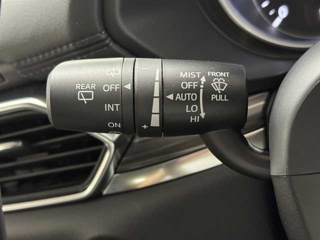 マツダ ＣＸ－５ XD Lパッケージ 三重県 2018(平30)年 2.3万km ソウルレッドクリスタルM 2.2L ディーゼルターボ/FF/MTモード付フロア6AT/純正 7インチナビ/（FM/AM/aha/Stitcher/Bluetooth/USB/CD*/AUX/DVD*/TV*）*…OP/【OP】360°ビュー・モニター/【OP】BOSEサウンドシステム/ビルトインETC/安全/・スマートブレーキサポート/・車線逸脱警報システム（LDWS）/・レーンキープアシストシステム（LAS）/・レーダークルーズコントロール（MRCC）/・BSMシステム（リアクロストラフィックアラート機能付）/・交通標識認識システム（TSR）/・ドライバーアテンションアラート/・パーキングセンサーシステム（前後：前方OP）/装備/・本革シート/・パワーシート（D10way/N6way）/・シートヒーター（D/N/2nd左右）/・ステアリングヒーター/・パワーテールゲート/・左右独立オートエアコン/・オートライト/・LEDヘッドランプ/・レインセンサーワイパー/・電子パーキングブレーキ＆オートホールド/・ステアリングスイッチ/・プッシュスタート/・純正19inAW/・スマートキーx2/など