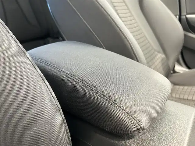 アウディ Ａ３ SB 30TFSI シグネチャーED 福岡県 2020(令2)年 1.1万km 白 ＡＣＣ　/ＢＳＭ　/バーチャルコックピット　/純正ナビ／ＴＶ　/Ｂｌｕｅｔｏｏｔｈ　/Ｂカメラ　/ＣＤ／ＤＶＤ　/パドルシフト　/Ｄ席パワーシート　/シートヒーター　/スマートキー　/純正１７インチＡＷ