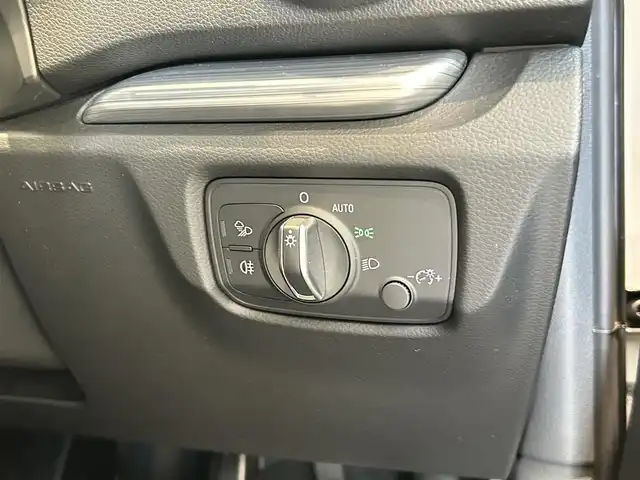 アウディ Ａ３ SB 30TFSI シグネチャーED 福岡県 2020(令2)年 1.1万km 白 ＡＣＣ　/ＢＳＭ　/バーチャルコックピット　/純正ナビ／ＴＶ　/Ｂｌｕｅｔｏｏｔｈ　/Ｂカメラ　/ＣＤ／ＤＶＤ　/パドルシフト　/Ｄ席パワーシート　/シートヒーター　/スマートキー　/純正１７インチＡＷ