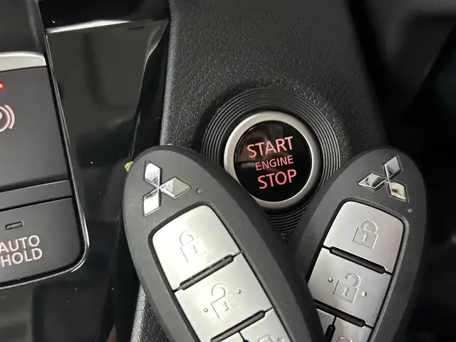 三菱 デリカミニ T プレミアム 群馬県 2025(令7)年 0.1千km ＤグリーンⅡ 届出済未使用車　純正９インチディスプレイオーディオ　アラウンドビューモニター　マイパイロット　両側パワースライドドア　ＬＥＤ　ＡＨＢ　シートヒーター　純正１５インチＡＷ　ステアリングリモコン