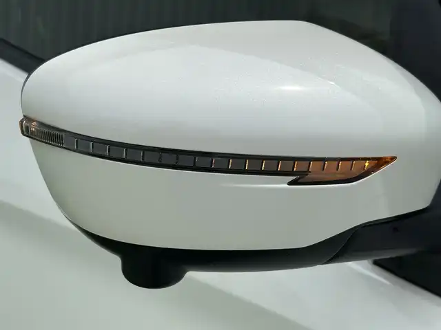 日産 セレナ e－パワー ハイウェイスター V 香川県 2020(令2)年 7.3万km ブリリアントホワイトパール セーフティーパックB/プロパイロット/純正10インチナビ/アラウンドビュー/インテリジェントオートスライド/両側電動スライド/革巻きステアリング/ステアリングリモコン/インテリジェントパーキング/LEDライト/フォグライト/リアサンシェード/BSM/スマートキー/プッシュスタート