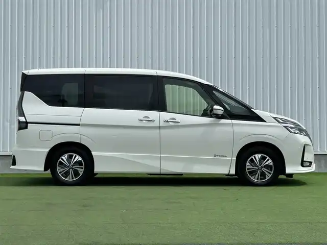 日産 セレナ e－パワー ハイウェイスター V 香川県 2020(令2)年 7.3万km ブリリアントホワイトパール セーフティーパックB/プロパイロット/純正10インチナビ/アラウンドビュー/インテリジェントオートスライド/両側電動スライド/革巻きステアリング/ステアリングリモコン/インテリジェントパーキング/LEDライト/フォグライト/リアサンシェード/BSM/スマートキー/プッシュスタート