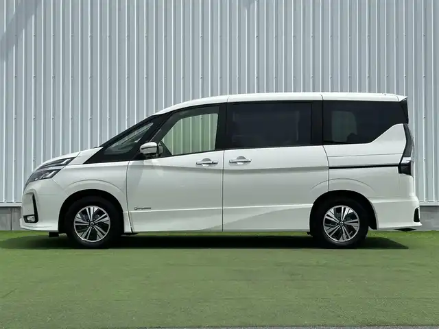 日産 セレナ e－パワー ハイウェイスター V 香川県 2020(令2)年 7.3万km ブリリアントホワイトパール セーフティーパックB/プロパイロット/純正10インチナビ/アラウンドビュー/インテリジェントオートスライド/両側電動スライド/革巻きステアリング/ステアリングリモコン/インテリジェントパーキング/LEDライト/フォグライト/リアサンシェード/BSM/スマートキー/プッシュスタート