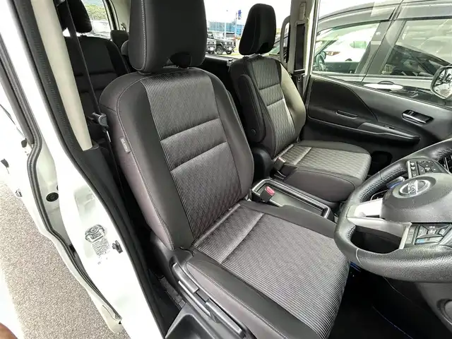 日産 セレナ e－パワー ハイウェイスター V 香川県 2020(令2)年 7.3万km ブリリアントホワイトパール セーフティーパックB/プロパイロット/純正10インチナビ/アラウンドビュー/インテリジェントオートスライド/両側電動スライド/革巻きステアリング/ステアリングリモコン/インテリジェントパーキング/LEDライト/フォグライト/リアサンシェード/BSM/スマートキー/プッシュスタート