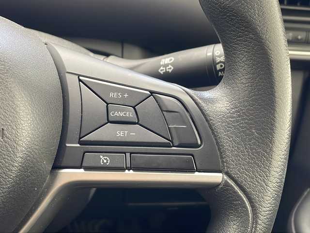 日産 セレナ X VセレクションⅡ 沖縄県 2016(平28)年 8.5万km ブリリアントホワイトパール 純正ナビ　【MM316D-W】/　(ＣＤ　ＤＶＤ　フルセグＴＶ　Ｂｌｕｅｔｏｏｔｈ)/バックカメラ/アラウンドビューモニター/フリップダウンモニター/前後ドライブレコーダー　【ZDR035】/両側パワースライドドア/ＥＴＣ/パーキングアシスト/クルーズコントロール/エンジンスターター/スマートキー/前後コーナーセンサー/アイドリングストップ/社外15インチアルミホイール/純正鉄砧ホイール車載(スタッドレスタイヤ装着)