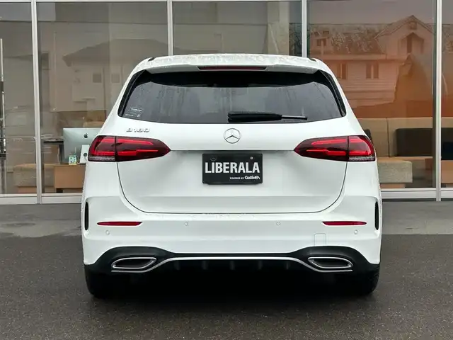 メルセデス・ベンツ Ｂ１８０ AMGライン 岐阜県 2019(令1)年 0.7万km ポーラホワイト レーダーセーフティパッケージ/　アクティブブレーキアシスト/　アクティブブラインドスポットアシスト/　アクティブレーンキーピングアシスト/　アクティブステアリングアシスト/ナビゲーションパッケージ/　Mercedes me connect/　フルセグTV/　トラフィックサインアシスト/AMGライン/　18インチAMGツインスポークアルミホイール/　マルチビームLEDヘッドライト/　アダプティブハイビームアシスト/アドバンスドパッケージ/　360°カメラシステム/　ヘッドアップディスプレイ/前席パワーシート/前席シートヒーター/パーキングアシストリアビューカメラ/Bluetooth