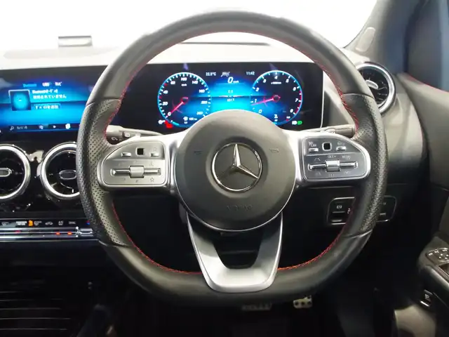 メルセデス・ベンツ Ｂ１８０ AMGライン 岐阜県 2019(令1)年 0.7万km ポーラホワイト レーダーセーフティパッケージ/　アクティブブレーキアシスト/　アクティブブラインドスポットアシスト/　アクティブレーンキーピングアシスト/　アクティブステアリングアシスト/ナビゲーションパッケージ/　Mercedes me connect/　フルセグTV/　トラフィックサインアシスト/AMGライン/　18インチAMGツインスポークアルミホイール/　マルチビームLEDヘッドライト/　アダプティブハイビームアシスト/アドバンスドパッケージ/　360°カメラシステム/　ヘッドアップディスプレイ/前席パワーシート/前席シートヒーター/パーキングアシストリアビューカメラ/Bluetooth