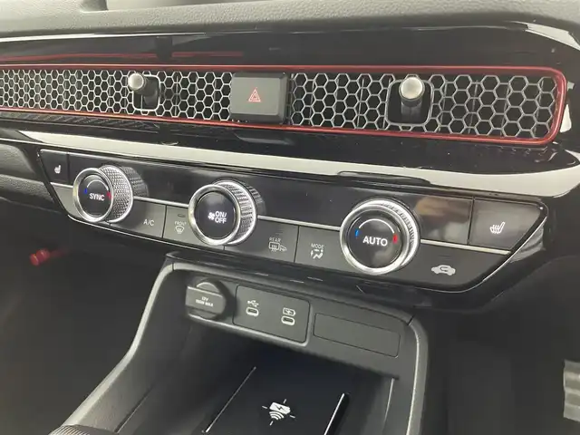 ホンダ シビック RS 群馬県 2024(令6)年 0.1万km クリスタルブラックパール 純正メーカーナビ（ディスプレイオーディオGoogleMap）/バックカメラ/Bluetooth/AppleCarPlay/AndroidAuto/GoogleAssistant/USB/Boseサウンド/ホンダセンシング/レーダークルーズコントロール/置くだけ充電/BSM/LEDヘッドライト/オートライト/D/N席シートヒーター/ハーフレザーシート/前後コーナーセンサー/純正フロアマット/純正ETC2.0/スマートキー/６速MT