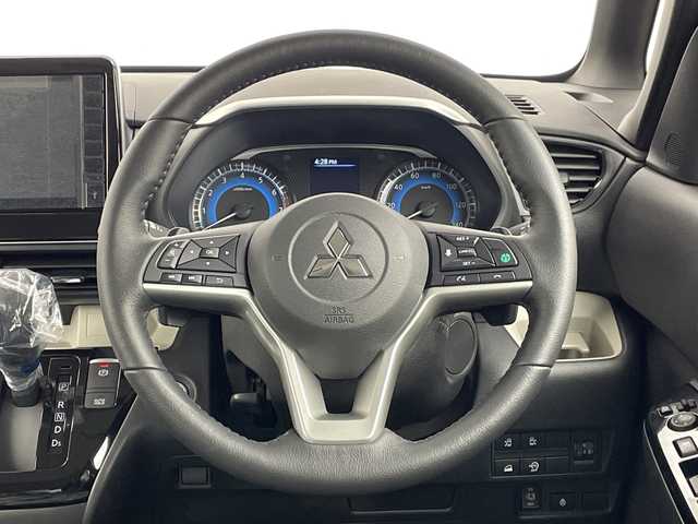 三菱 デリカミニ T プレミアム 新潟県 2025(令7)年 0.1千km アイボリー 4WD/純正9インチディスプレイオーディオ/(AppleCarPlay.AndroidAuto.Bluetooth)/全方位カメラ/両側パワースライドドア/ハーフレザーシート/シートヒーター/ステアリングヒーター/サイドデカール/コーナーセンサー/ヒルディセントコントロール/プッシュスタート/スマートキー/板キースペア